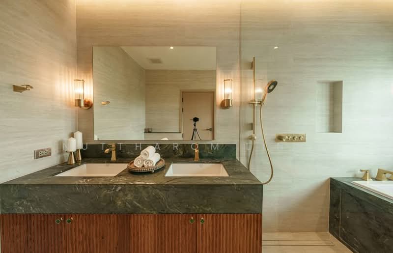 3-BR Townhouse, Bangkok, Huai Khwang, Huai Khwang, Bangkok, 3 Bedrooms, 380 sqm, Townhouse For Sale, by Nuttharom Linla, 500239154 - DDproperty.com