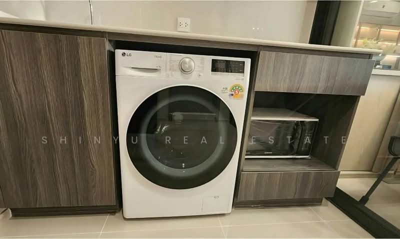 Life Phahon-Ladprao, Bangkok, 996 Phahonyothin Road, Jom Phon, Chatuchak, Bangkok, 1 Bedroom, 35 sqm, Condo For Rent, by Shinyu Real Estate, 500239181 - DDproperty.com