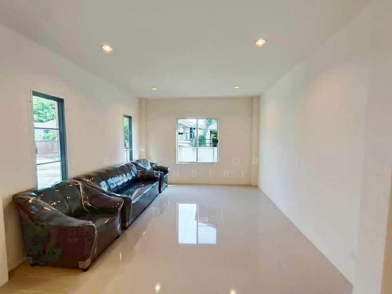 บ้านสวยในโครงการ ให้เช่า – ใกล้โฮมโปรสันทราย เพียง 10 นาที ค่าเช่า 20,000 บาท / เดือน No.12H515, Chiang Mai, San Na Moeng, San Sai, Chiang Mai, 3 Bedrooms, 150 sqm, Single Detached House For Rent, by Rutchaporn Tunsiri, 500239232 - DDproperty.com