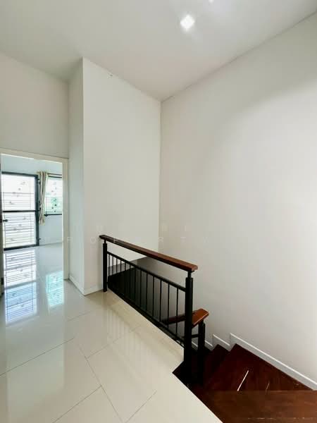 แผ่นดินทอง ลิฟวิ่งโฮม มาบยางพร, Rayong, Mapyangphon, Pluak Daeng, Rayong, 3 Bedrooms, 100 sqm, Townhouse For Sale, by The Best Property ชมพู่, 500239263 - DDproperty.com