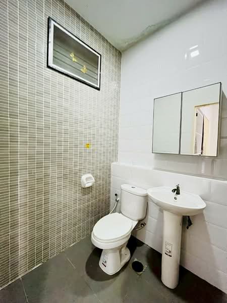 แผ่นดินทอง ลิฟวิ่งโฮม มาบยางพร, Rayong, Mapyangphon, Pluak Daeng, Rayong, 3 Bedrooms, 100 sqm, Townhouse For Sale, by The Best Property ชมพู่, 500239263 - DDproperty.com