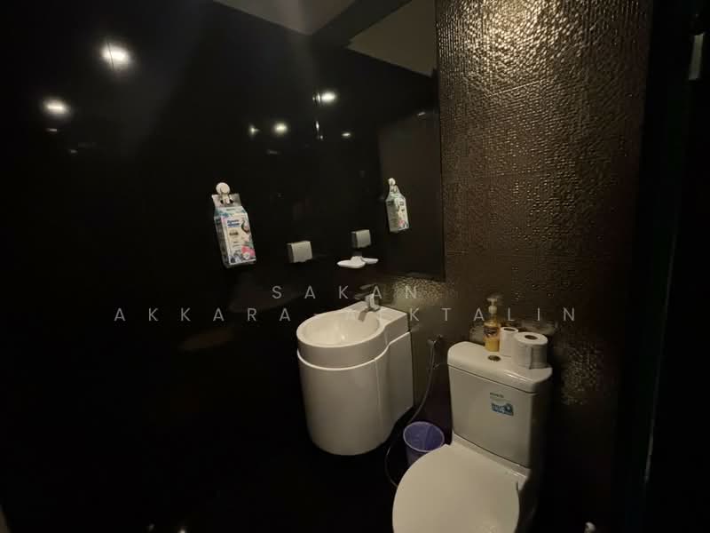 Rhythm Sukhumvit 36-38, Bangkok, 55 Soi Sukhumvit 36, Sukhumvit Road, Phra Kanong, Khlong Toei, Bangkok, 1 Bedroom, 34 sqm, Condo For Rent, by Sakan Akkara-aektalin, 500239316 - DDproperty.com