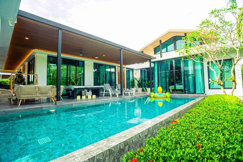ขาย - NaiHarn 4-Bedroom Private Pool Villa in a Prime Residential Community, ภูเก็ต