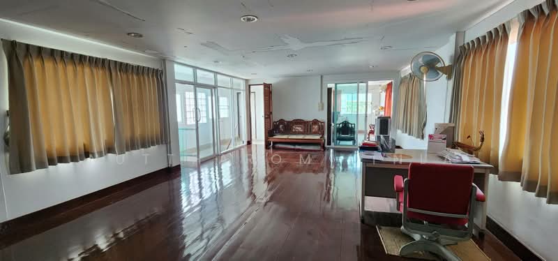 4-BR House, Bangkok, Din Daeng, Din Daeng, Bangkok, 4 Bedrooms, 392 sqm, Single Detached House For Sale, by Nuttharom Linla, 500239363 - DDproperty.com