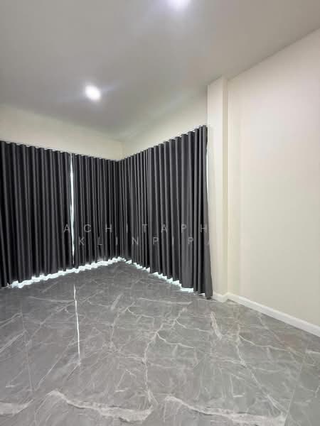 3-BR Villa, Chon Buri (Pattaya), Huai Yai, Bang Lamung (Pattaya), Chon Buri (Pattaya), 3 Bedrooms, 380 sqm, Villa For Sale, by Achitaphop Klinpipat, 500239364 - DDproperty.com