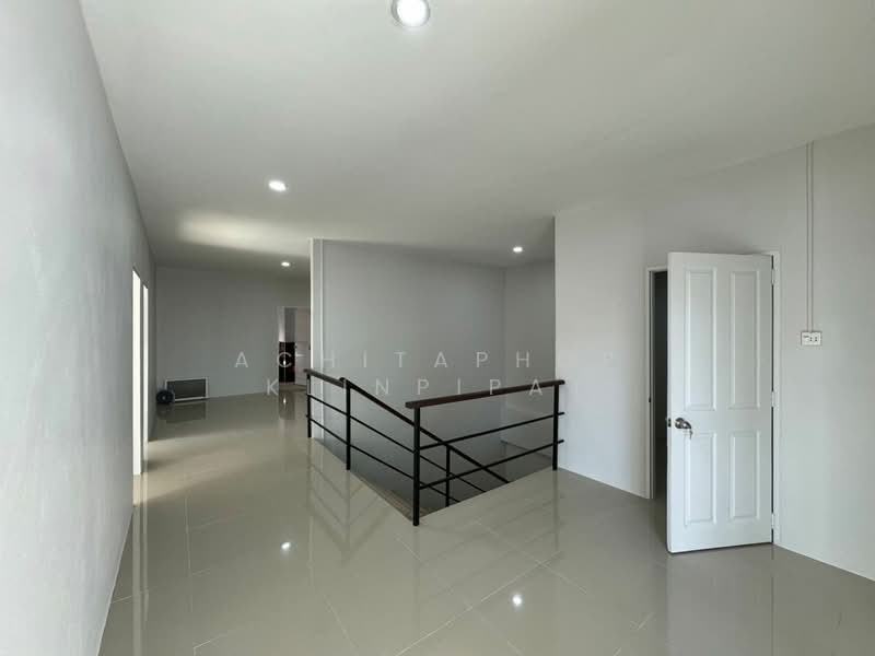 ขาย - undefined, ชลบุรี