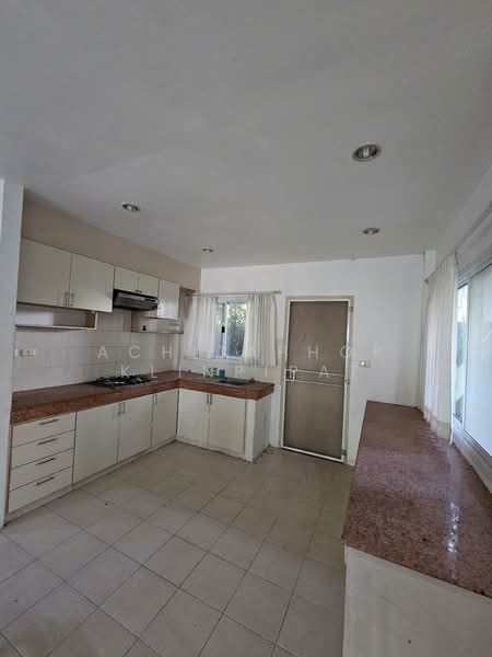 4-BR House, Surat Thani, Talat, Muang Surat Thani, Surat Thani, 4 Bedrooms, 382 sqm, Single Detached House For Sale, by Achitaphop Klinpipat, 500239434 - DDproperty.com