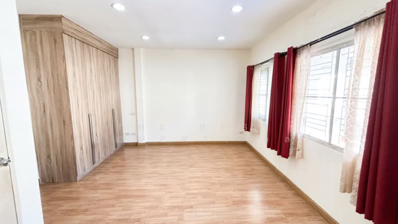 The Exclusive Onnut 1, Bangkok, Soi Onnuch 74/4, Prawet, Prawet, Bangkok, 3 Bedrooms, 100 sqm, Townhouse For Sale, by The Best Property ลิลลี่, 500239436 - DDproperty.com