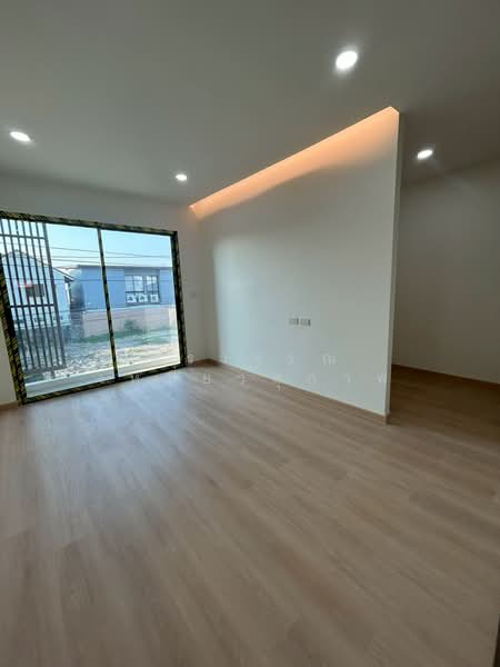 บ้านแฝด 2 ชั้น อยู่เฉลิพระเกีรยติ 6, Bangkok, Nong Bon, Prawet, Bangkok, 3 Bedrooms, 200 sqm, Semi-Detached House (Twin House) For Sale, by อรวรรณ เหนี่ยวสุภาพ, 500239437 - DDproperty.com