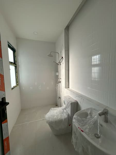 บ้านแฝด 2 ชั้น อยู่เฉลิพระเกีรยติ 6, Bangkok, Nong Bon, Prawet, Bangkok, 3 Bedrooms, 200 sqm, Semi-Detached House (Twin House) For Sale, by อรวรรณ เหนี่ยวสุภาพ, 500239437 - DDproperty.com