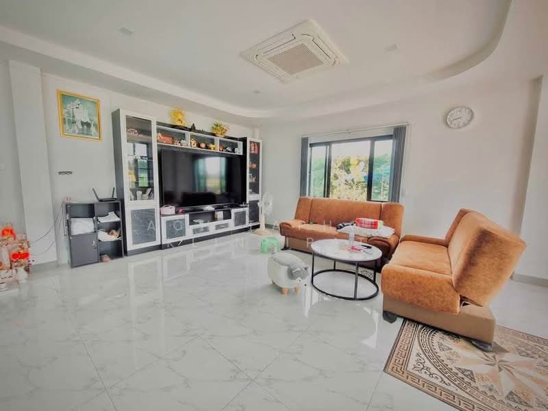 3-BR House, Chon Buri (Pattaya), Bo Win, Si Racha, Chon Buri (Pattaya), 3 Bedrooms, 240 sqm, Single Detached House For Sale, by Achitaphop Klinpipat, 500239450 - DDproperty.com