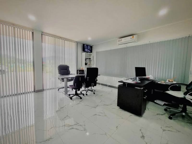 3-BR House, Chon Buri (Pattaya), Bo Win, Si Racha, Chon Buri (Pattaya), 3 Bedrooms, 240 sqm, Single Detached House For Sale, by Achitaphop Klinpipat, 500239450 - DDproperty.com