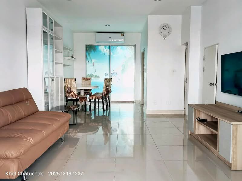 Baan Klang Muang Ratchada 36, Bangkok, Ratchadaphisek 36 Intersection 9-3-6, Chan Kasem, Chatuchak, Bangkok, 4 Bedrooms, 200 sqm, Townhouse For Rent, by ปรินทร์ญาดา ชิณโชติ, 500239469 - DDproperty.com