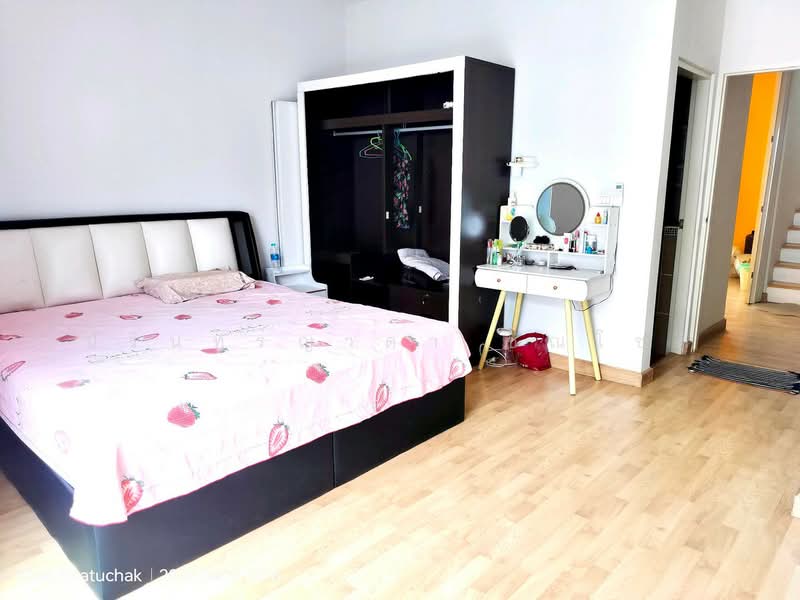 Baan Klang Muang Ratchada 36, Bangkok, Ratchadaphisek 36 Intersection 9-3-6, Chan Kasem, Chatuchak, Bangkok, 4 Bedrooms, 200 sqm, Townhouse For Rent, by ปรินทร์ญาดา ชิณโชติ, 500239469 - DDproperty.com