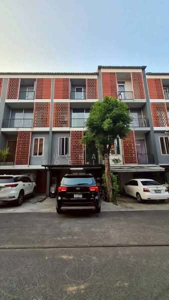 Siamese Blossom @ Fashion : ไซมิส บลอสซั่ม แอท แฟชั่น, กรุงเทพ, ซอย รามอินทรา 64, คันนายาว, คันนายาว, กรุงเทพ, 190 ตร.ม., ทาวน์เฮ้าส์ ขาย, โดย Suchada Yodyiem, 500239482 - DDproperty.com