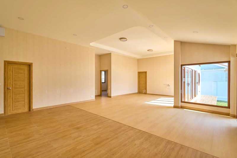 Modern Japanese Home - Near Lanna International School, Chiang Mai, San Phak Wan, Hang Dong, Chiang Mai, 3 Bedrooms, 230 sqm, Single Detached House For Sale, by Elijah Ridgley, 500239550 - DDproperty.com