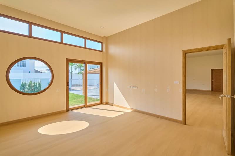 Modern Japanese Home - Near Lanna International School, Chiang Mai, San Phak Wan, Hang Dong, Chiang Mai, 3 Bedrooms, 230 sqm, Single Detached House For Sale, by Elijah Ridgley, 500239550 - DDproperty.com