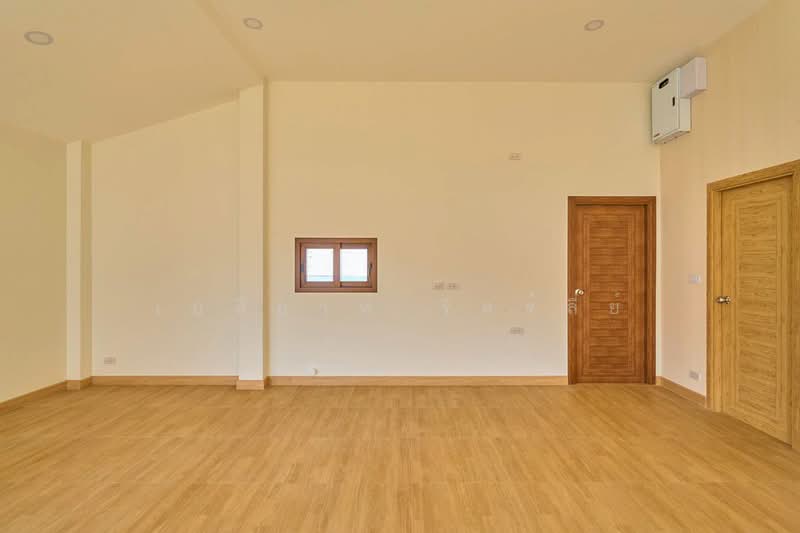 Modern Japanese Home - Near Lanna International School, Chiang Mai, San Phak Wan, Hang Dong, Chiang Mai, 3 Bedrooms, 230 sqm, Single Detached House For Sale, by Elijah Ridgley, 500239550 - DDproperty.com