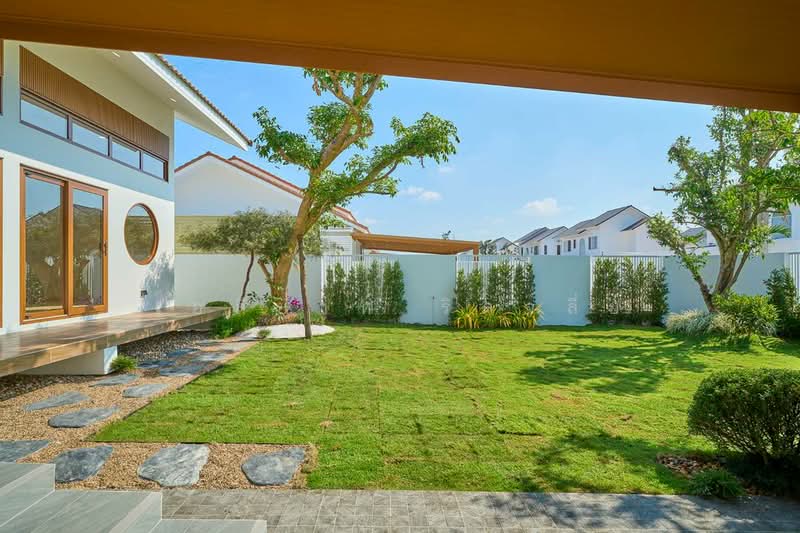 Modern Japanese Home - Near Lanna International School, Chiang Mai, San Phak Wan, Hang Dong, Chiang Mai, 3 Bedrooms, 230 sqm, Single Detached House For Sale, by Elijah Ridgley, 500239550 - DDproperty.com