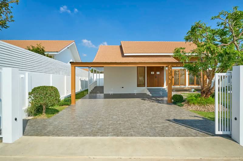 Modern Japanese Home - Near Lanna International School, Chiang Mai, San Phak Wan, Hang Dong, Chiang Mai, 3 Bedrooms, 230 sqm, Single Detached House For Sale, by Elijah Ridgley, 500239550 - DDproperty.com