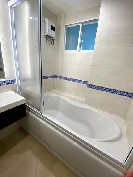 Life @ Sathorn 10, Bangkok, 48 Soi Sathorn 10, Sathorn Road, Silom, Bang Rak, Bangkok, 1 Bedroom, 40 sqm, Condo For Sale, by Nuttharom Linla, 500239572 - DDproperty.com