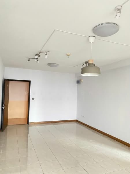 Supalai Park Ekkamai-Thonglor, Bangkok, Petchaburi Road, Bang Kapi, Huai Khwang, Bangkok, 1 Bedroom, 68 sqm, Condo For Sale, by Peeraphong Jamsai, 500239583 - DDproperty.com