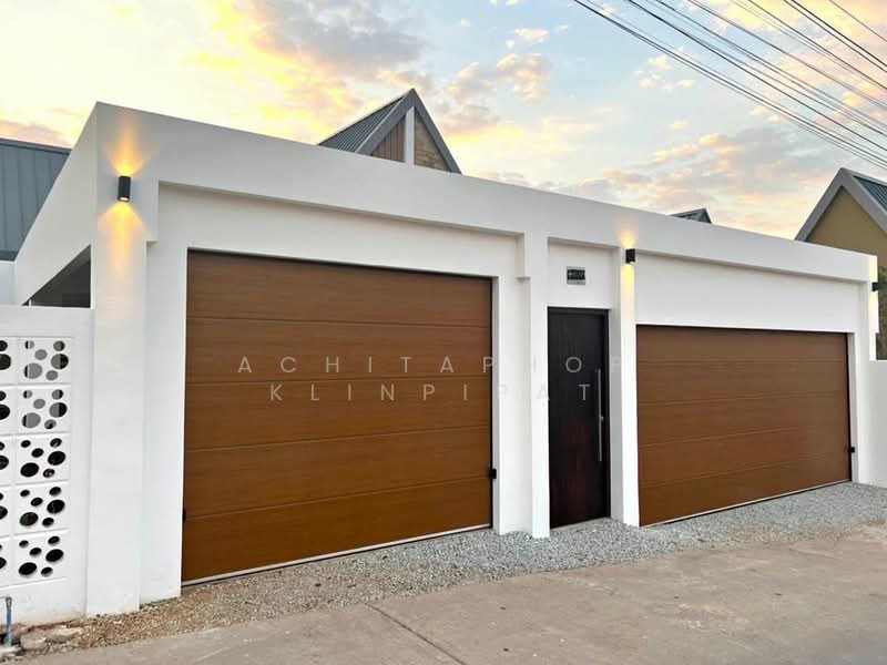 For Sale - 3-BR House, Chon Buri (Pattaya)