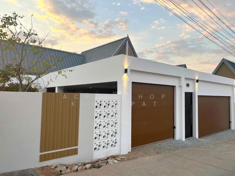 For Sale - 3-BR House, Chon Buri (Pattaya)