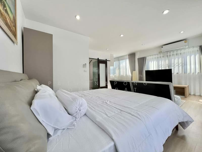 วิลล่า 3-ห้องนอน, ชลบุรี, นาจอมเทียน, สัตหีบ, ชลบุรี, 300 ตร.ม., วิลล่า ขาย, โดย Pattanapong Pongpipat, 500239608 - DDproperty.com