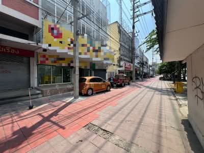 ขาย - อาคารพาณิชย์ 5 ชั้น 3 คูหา 120 ตร.ว. อาคารพาณิชย์ ใกล้วิคตอเรียการ์เด้นส์ ซอยเพชรเกษม67, กรุงเทพ