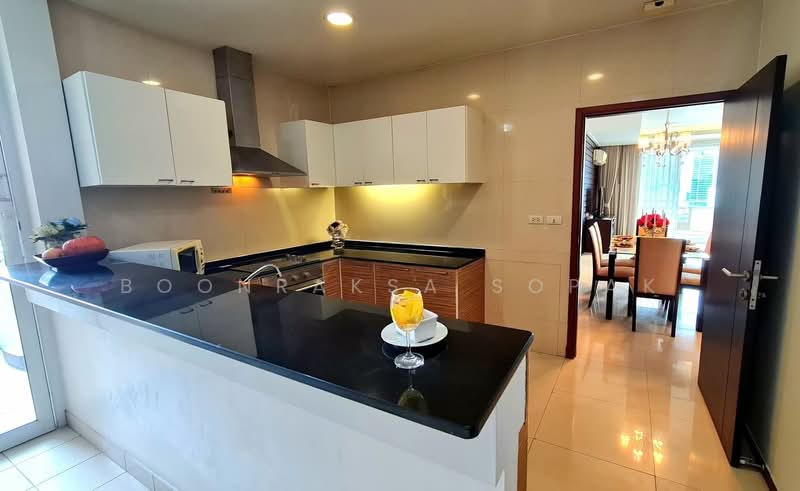 Piyathip Place, Bangkok, 24 Soi Prommitr, Khlong Tan Nua, Watthana, Bangkok, 3 Bedrooms, 291 sqm, Apartment For Rent, by Boonraksa Sopak, 500239649 - DDproperty.com