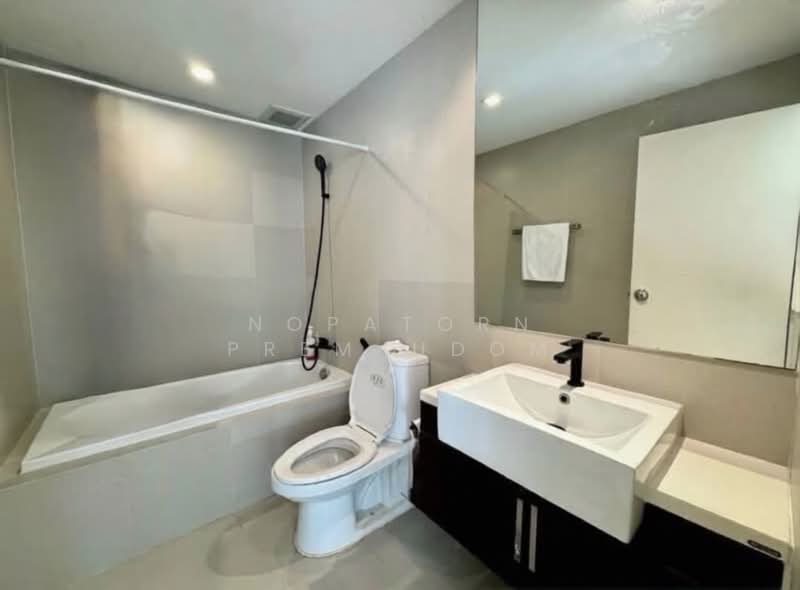 Noble Remix, Bangkok, 772 Soi Sukhumvit 36, Sukhumvit Road, Khong Tan, Khlong Toei, Bangkok, 3 Bedrooms, 274 sqm, Condo For Sale, by Nopatorn Prem-udom, 500239656 - DDproperty.com