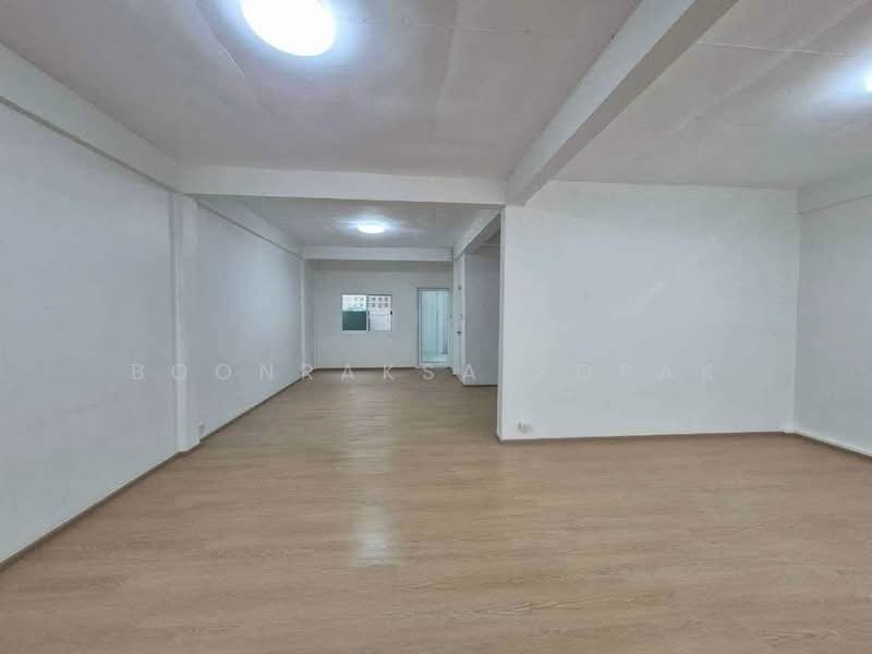 ให้เช่า - บ้าน 3-ห้องนอน, กรุงเทพ