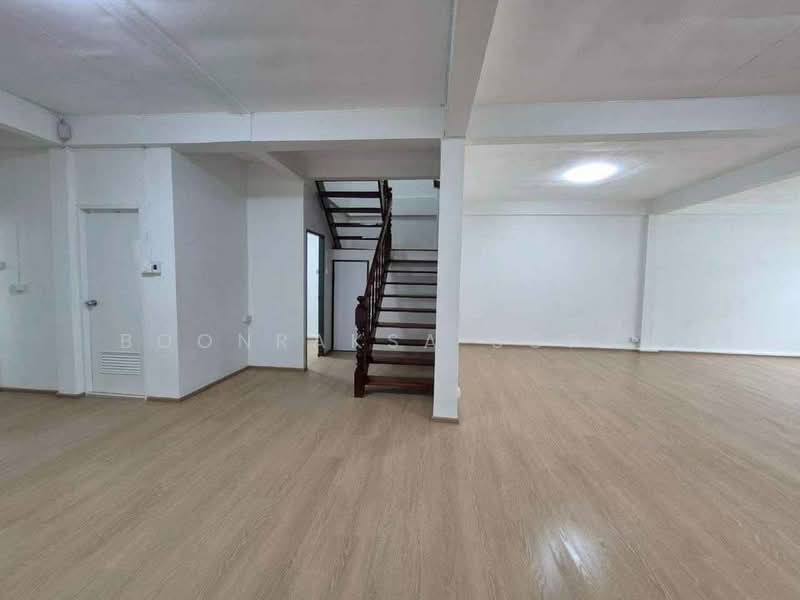 ให้เช่า - บ้าน 3-ห้องนอน, กรุงเทพ