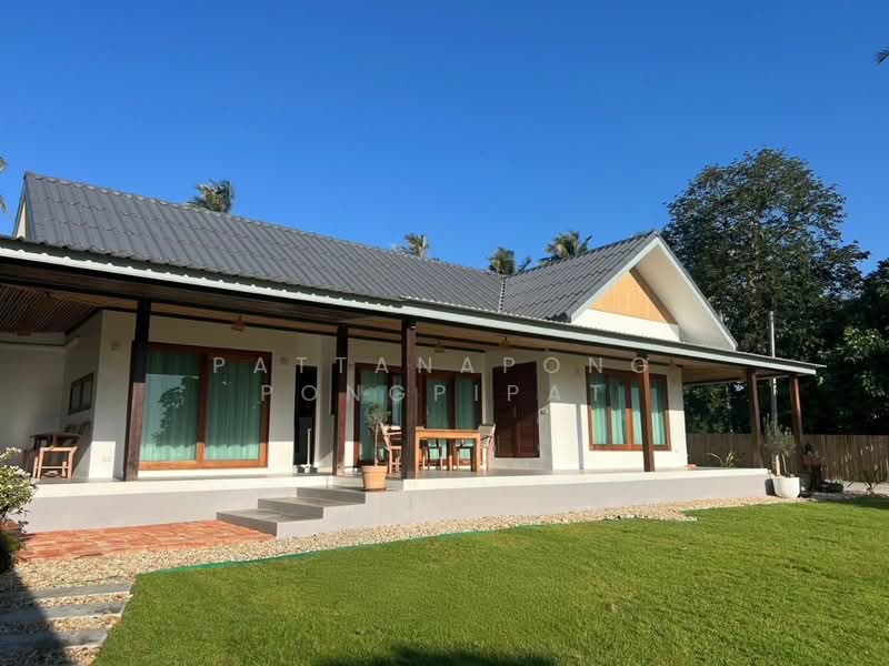 2-BR House, Prachuap Khiri Khan, Huai Yang, Thap Sakae, Prachuap Khiri Khan, 2 Bedrooms, 200 sqm, Single Detached House For Sale, by Pattanapong Pongpipat, 500239688 - DDproperty.com