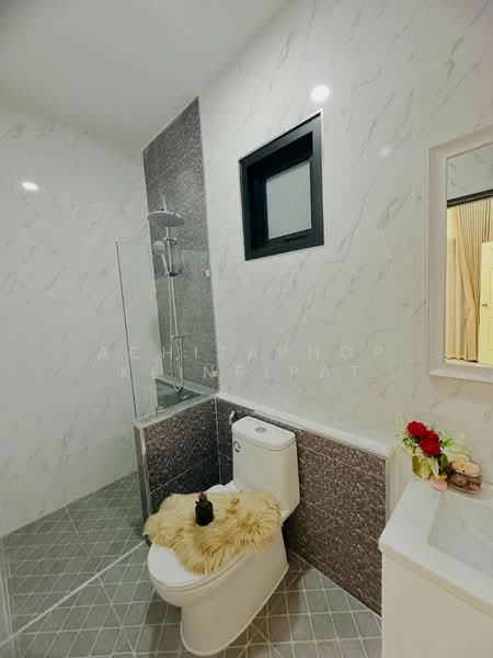 Rattanakorn Village 18, Chon Buri (Pattaya), Na Kloe, Bang Lamung (Pattaya), Chon Buri (Pattaya), 4 Bedrooms, 165 sqm, Single Detached House For Sale, by Achitaphop Klinpipat, 500239692 - DDproperty.com