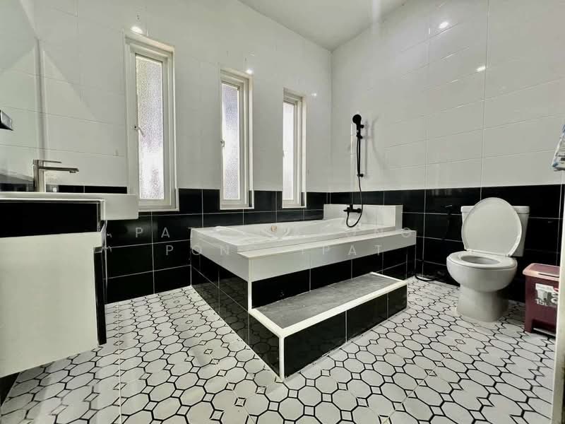 บ้าน 4-ห้องนอน, ชลบุรี, นาจอมเทียน, สัตหีบ, ชลบุรี, 600 ตร.ม., บ้านเดี่ยว ให้เช่า, โดย Pattanapong Pongpipat, 500239707 - DDproperty.com