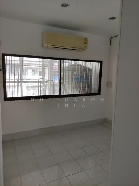 4-BR Townhouse, Bangkok, Phra Kanong Nua, Watthana, Bangkok, 4 Bedrooms, 200 sqm, Townhouse For Sale, by Nuttharom Linla, 500239765 - DDproperty.com