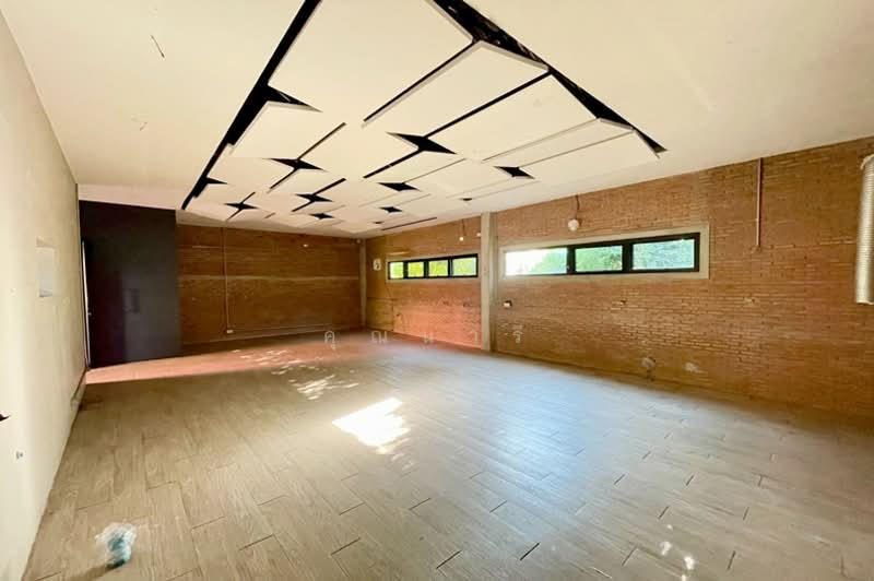 ขายบ้านชั้นเดียว 103 ตรว.ซอยลาดพร้าว 81 แปลงมุม ทำออฟฟิศ คาเฟ่ ร้านอาหาร ใกล้ทางด่วน-รถไฟฟ้า, กรุงเทพ, คลองเจ้าคุณสิงห์, วังทองหลาง, กรุงเทพ, 114 ตร.ม., บ้านเดี่ยว ขาย, โดย คุณนารี, 500239773 - DDproperty.com