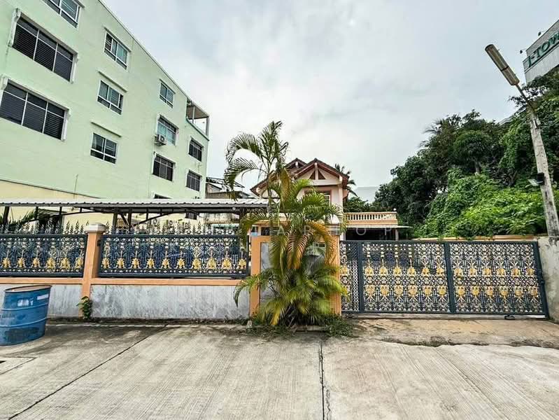 3-BR House, Chon Buri (Pattaya), Surasak, Si Racha, Chon Buri (Pattaya), 3 Bedrooms, 263 sqm, Single Detached House For Sale, by Achitaphop Klinpipat, 500239794 - DDproperty.com