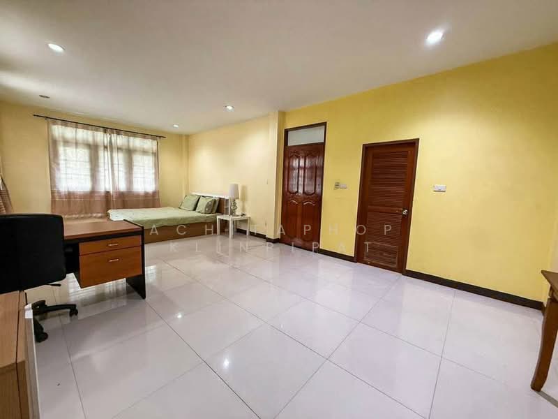 3-BR House, Chon Buri (Pattaya), Surasak, Si Racha, Chon Buri (Pattaya), 3 Bedrooms, 263 sqm, Single Detached House For Sale, by Achitaphop Klinpipat, 500239794 - DDproperty.com