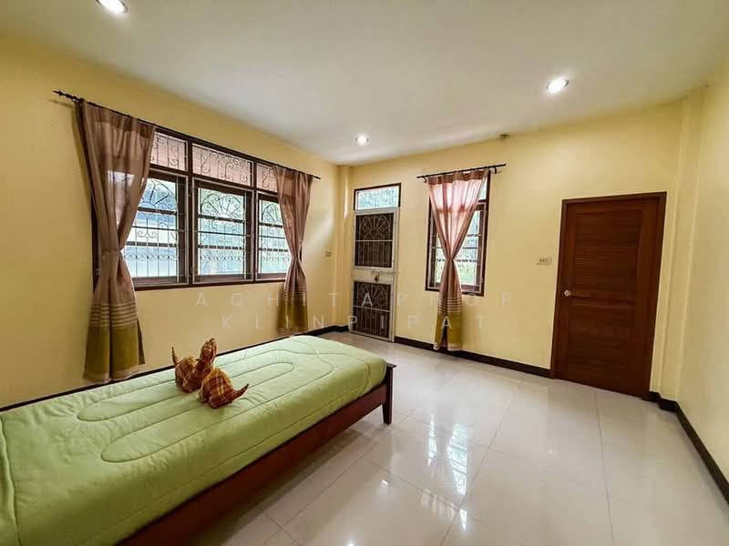 3-BR House, Chon Buri (Pattaya), Surasak, Si Racha, Chon Buri (Pattaya), 3 Bedrooms, 263 sqm, Single Detached House For Sale, by Achitaphop Klinpipat, 500239794 - DDproperty.com