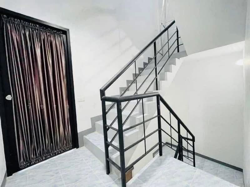 Baan Saeng Arun, Bangkok, Soi 28 Intersection  Soi 28 Intersection 3-1, Dok Mai, Prawet, Bangkok, 3 Bedrooms, 180 sqm, Semi-Detached House (Twin House) For Sale, by วัชราทรัพย์ ภูปภาดล, 500239828 - DDproperty.com