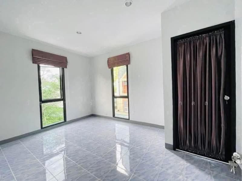 Baan Saeng Arun, Bangkok, Soi 28 Intersection  Soi 28 Intersection 3-1, Dok Mai, Prawet, Bangkok, 3 Bedrooms, 180 sqm, Semi-Detached House (Twin House) For Sale, by วัชราทรัพย์ ภูปภาดล, 500239828 - DDproperty.com