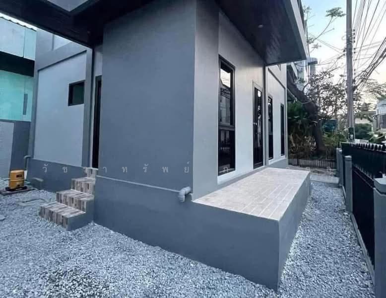 Baan Saeng Arun, Bangkok, Soi 28 Intersection  Soi 28 Intersection 3-1, Dok Mai, Prawet, Bangkok, 3 Bedrooms, 180 sqm, Semi-Detached House (Twin House) For Sale, by วัชราทรัพย์ ภูปภาดล, 500239828 - DDproperty.com