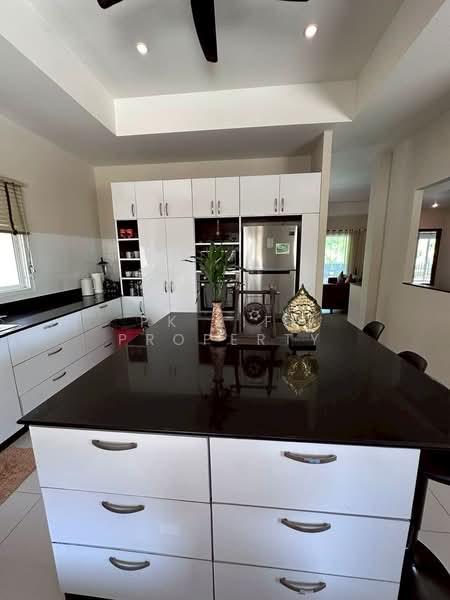 7R0429 Pool villa for rent 7 bedroom 7 bathroom 187,000/month at rawai have fully furnished, Phuket, Rawai, Muang Phuket, Phuket, 7 Bedrooms, 750 sqm, Villa For Rent, by PK LIFE Property, 500239876 - DDproperty.com