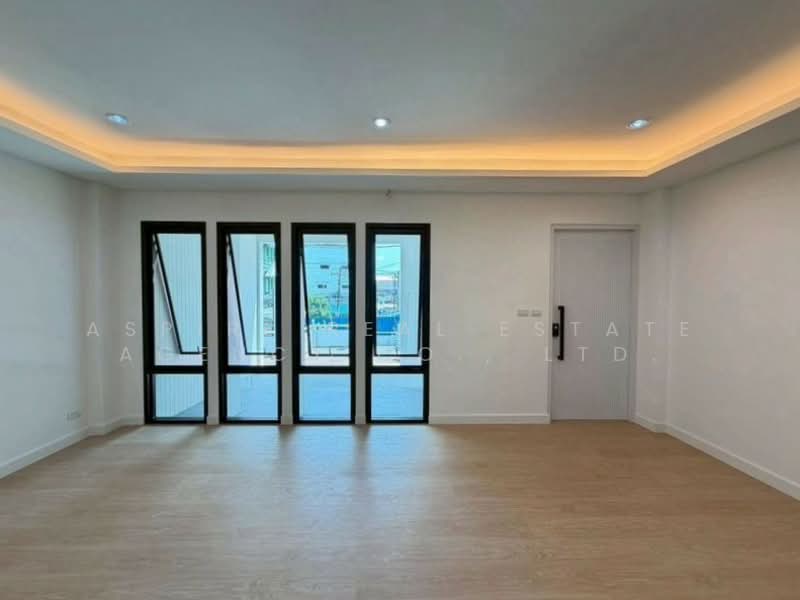 For Sale 4.5-Storey Townhome with private elevator, (Sukhumvit 101), Near BTS Punnawithi, Bangkok, Bang Chak, Phra Khanong, Bangkok, 4 Bedrooms, 250 sqm, Townhouse For Sale, by Aspire Real Estate Agency Co., Ltd., 500239898 - DDproperty.com