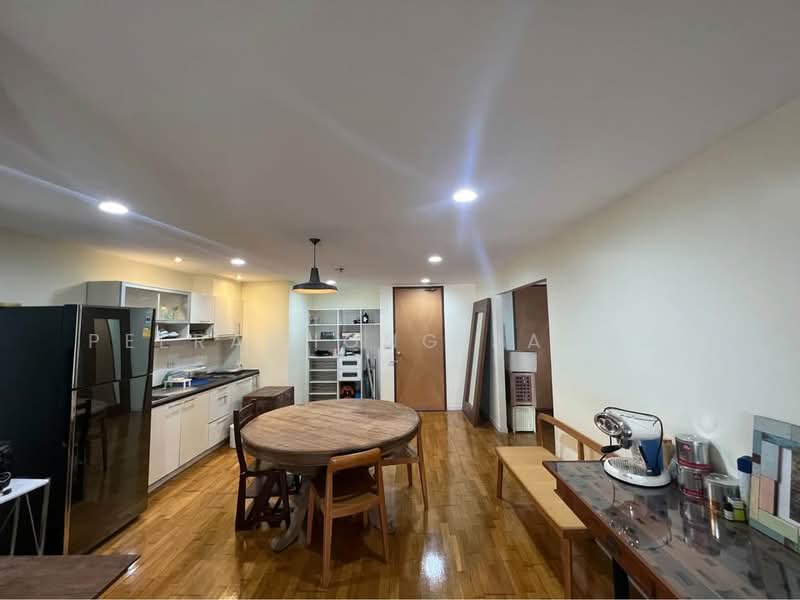 State Tower, Bangkok, 1055 Silom Road, Silom, Bang Rak, Bangkok, 2 Bedrooms, 137 sqm, Condo For Sale, by Peeraphong Jamsai, 500239914 - DDproperty.com