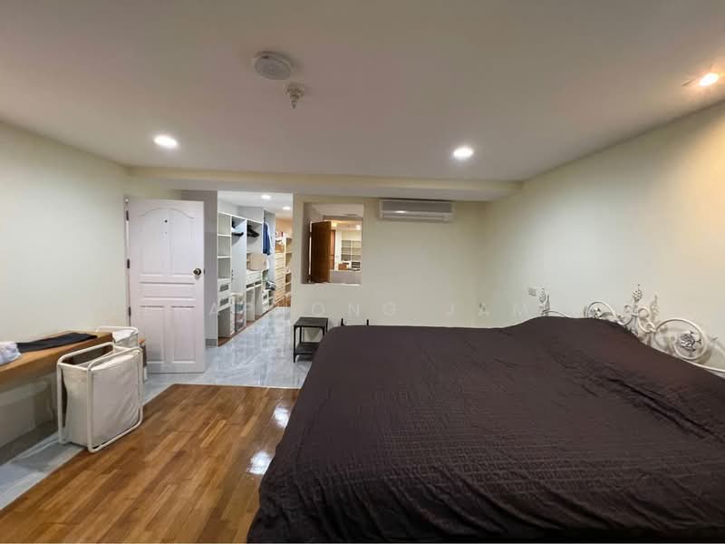 State Tower, Bangkok, 1055 Silom Road, Silom, Bang Rak, Bangkok, 2 Bedrooms, 137 sqm, Condo For Sale, by Peeraphong Jamsai, 500239914 - DDproperty.com