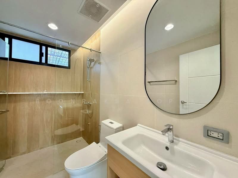 4-BR Townhouse, Bangkok, Silom, Bang Rak, Bangkok, 4 Bedrooms, 334 sqm, Townhouse For Rent, by Boonraksa Sopak, 500239962 - DDproperty.com